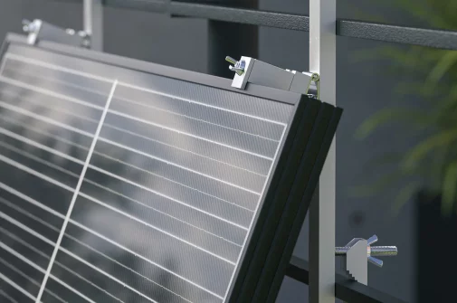 Balkon Kraftwerk Solar PV Anlage - Foto- Hersteller PluginEnergy