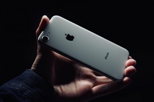 Greentech-iPhone-7-reparatur-_serwin365-p7LrYNFs4IU-unsplash-768x512
