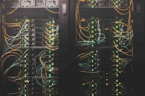 Rechenzentrum-Green-IT-Data-center-Foto-Taylor-Vick-via-Unsplash-800x800