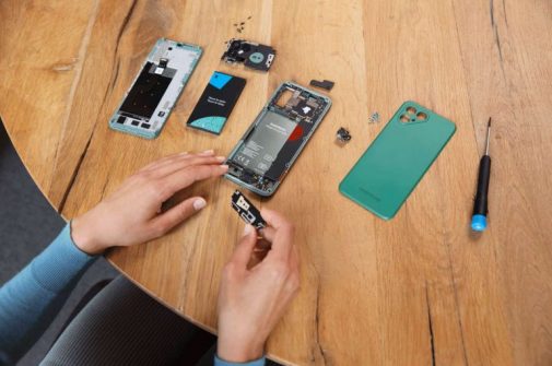 Fairphone-4_-greentech-smartphone-FP4-Green-Exploded-Kopie-768x512